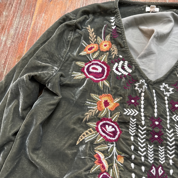 Kyla Seo Green Velvet Embroidered Tunic Top Large Boho Artsy - Picture 2 of 14